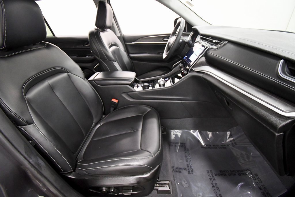 Used 2023 Jeep Grand Cherokee L Limited image 18