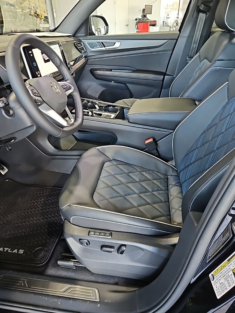 New 2026 Volkswagen Atlas Cross Sport SEL Premium R-Line AWD/4WD image 28