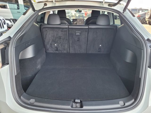 Used 2022 Tesla Model Y Long Range image 18