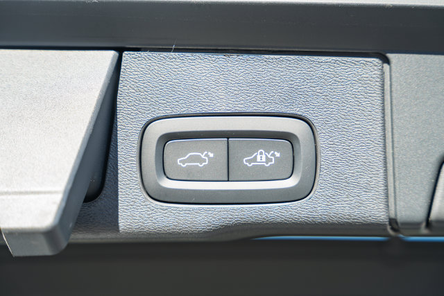 New 2027 Volvo XC60 B5 Plus AWD/4WD image 11