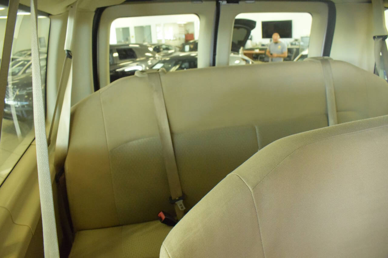 Used 2014 Ford E-350 and Econoline 350 XLT RWD image 69