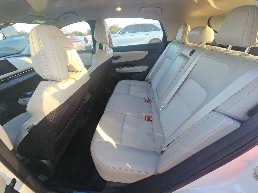 Used 2023 Nissan Ariya AWD image 4