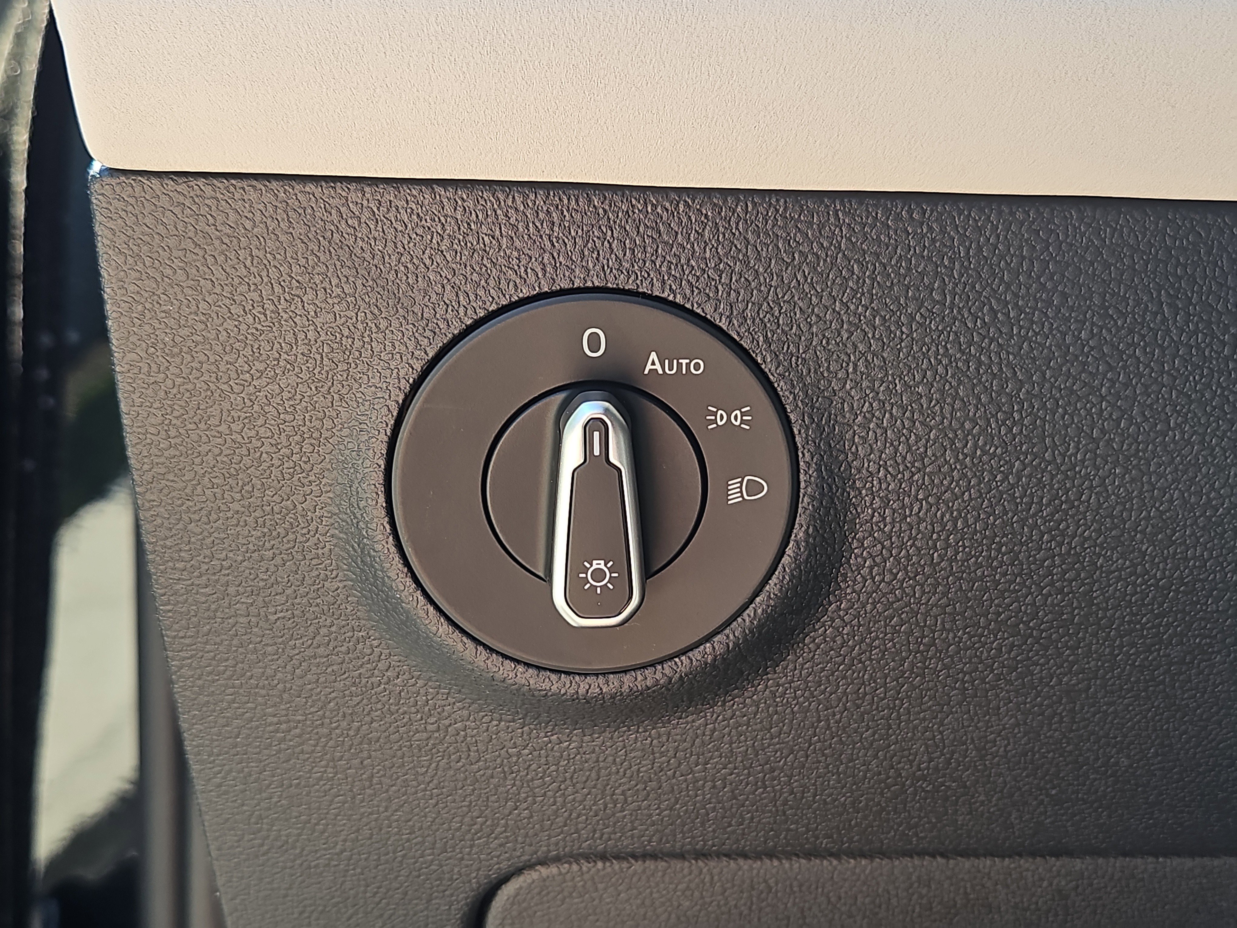 New 2026 Volkswagen Taos SE AWD/4WD image 9