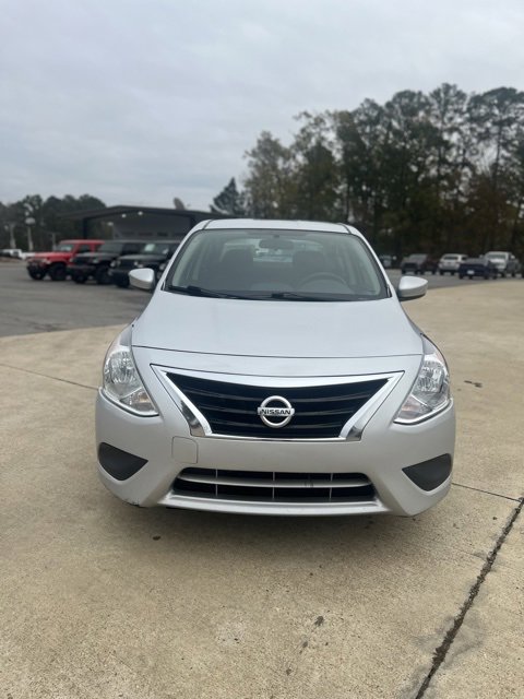 Used 2019 Nissan Versa S Plus image 2