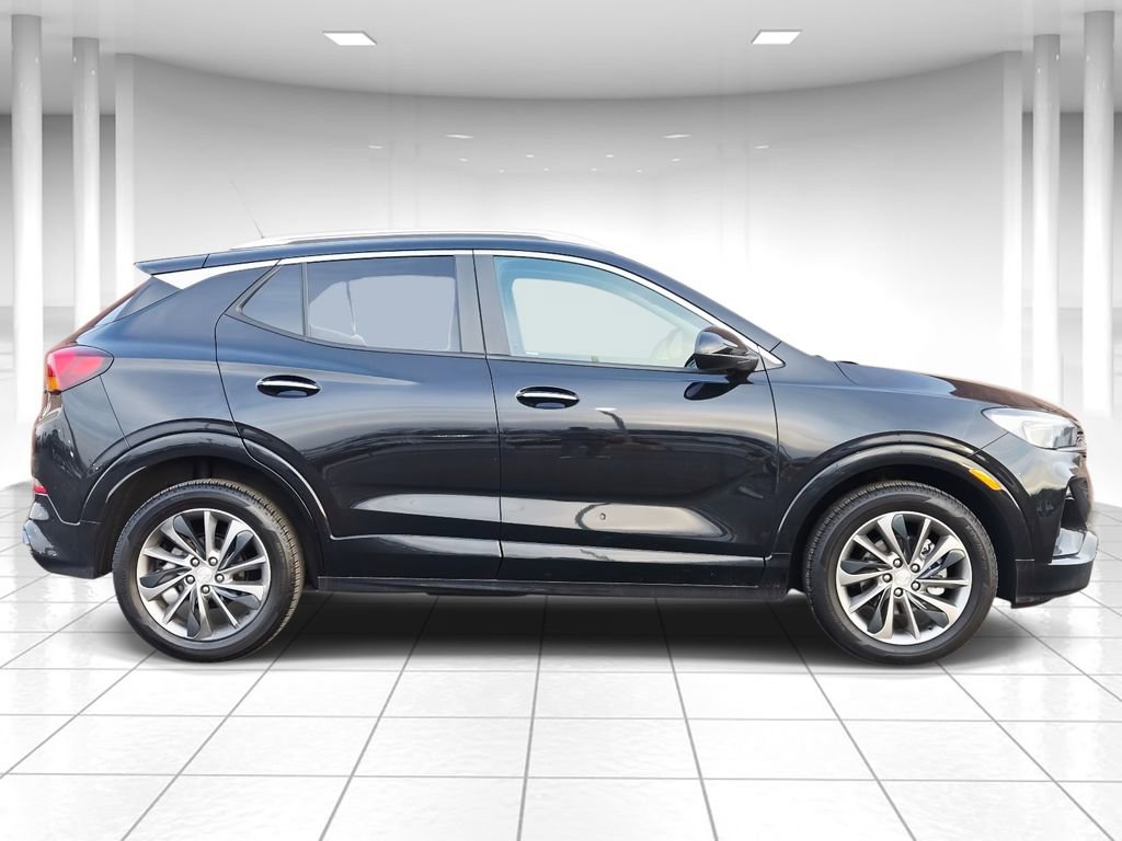 Used 2022 Buick Encore GX Select w/ Sport Touring Package image 2