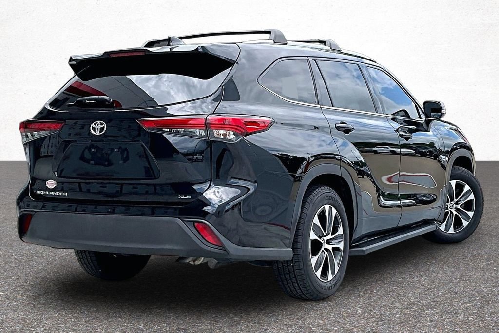 Certified 2020 Toyota Highlander XLE FWD image 9