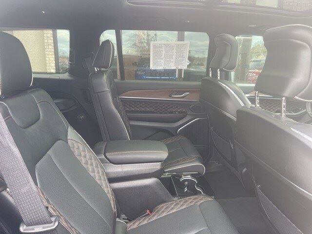 Used 2023 Jeep Grand Cherokee L Summit image 18