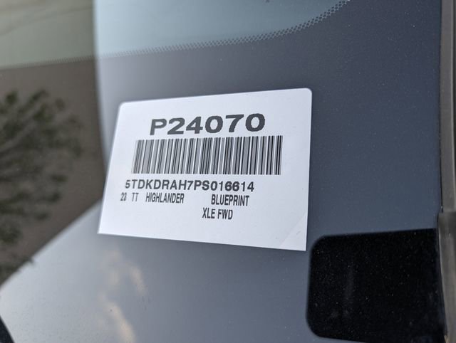 Used 2023 Toyota Highlander XLE image 38