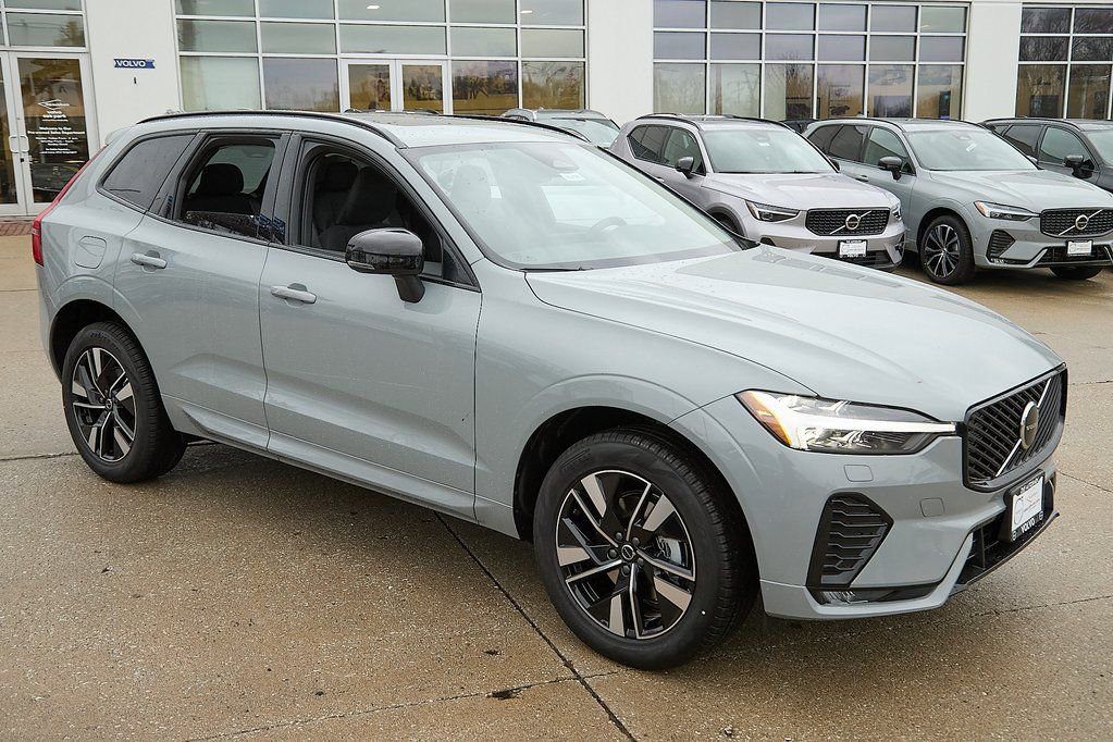 New 2026 Volvo XC60 B5 Core w/ Climate Package image 4
