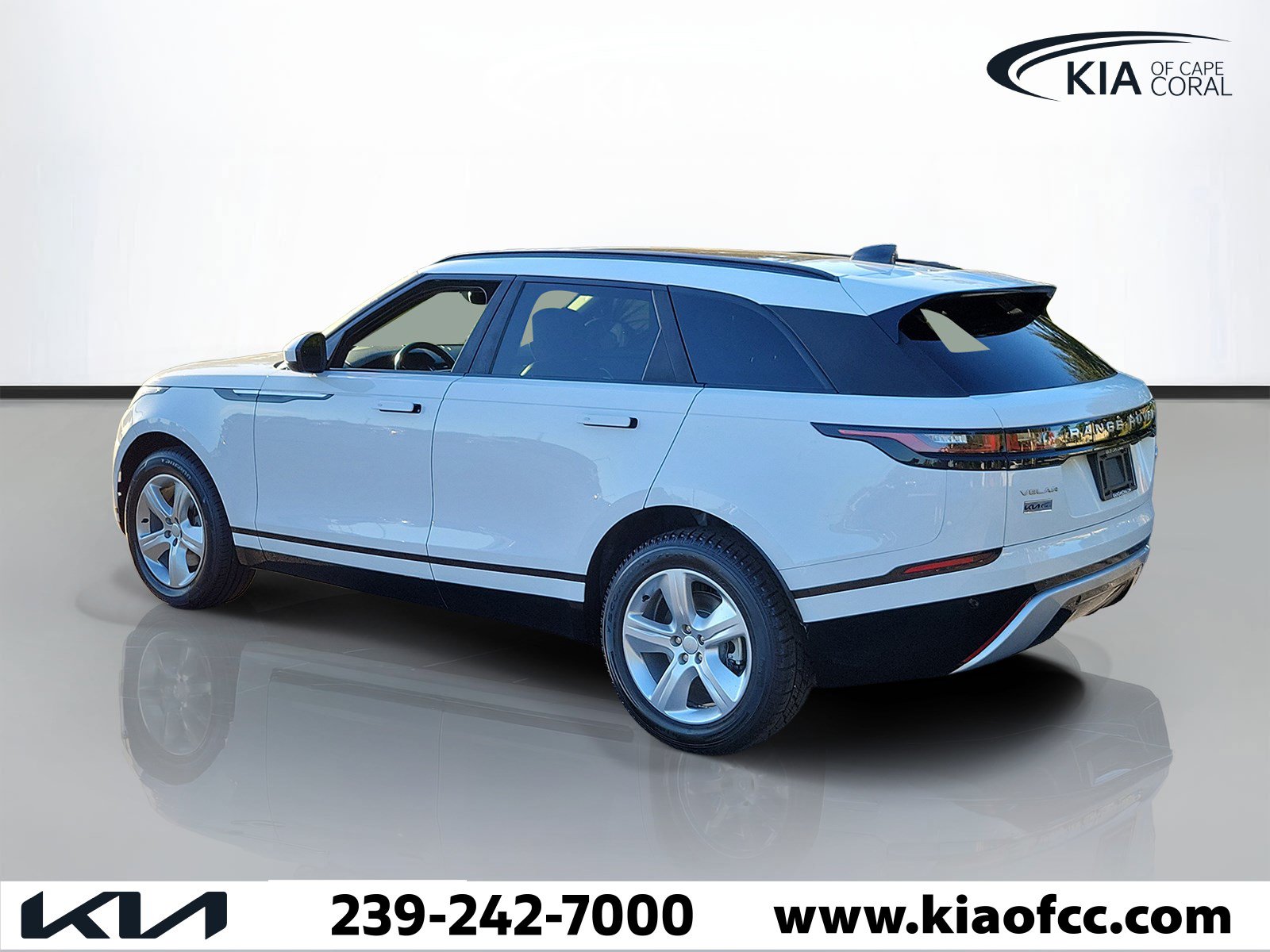 Used 2022 Land Rover Range Rover Velar S AWD/4WD image 4