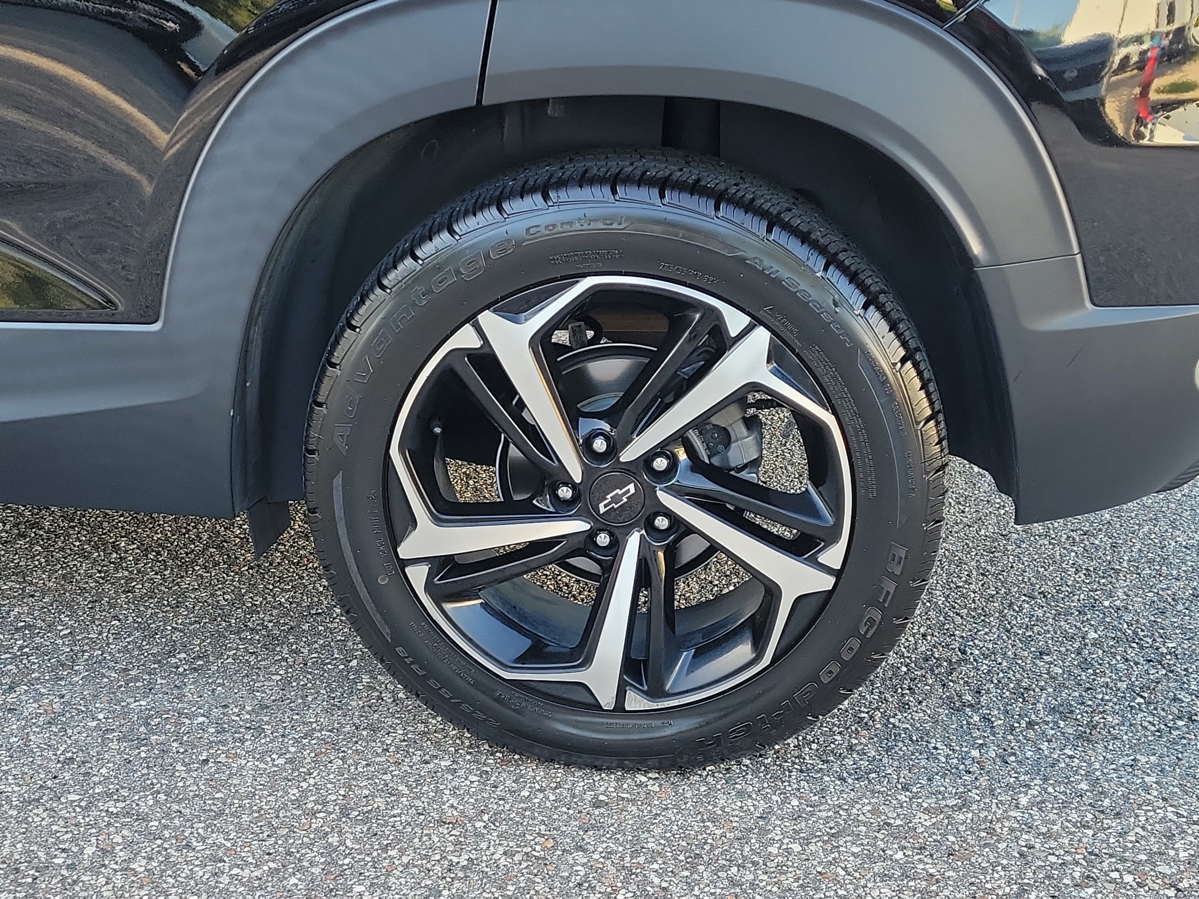 Used 2023 Chevrolet TrailBlazer RS w/ Sun and Liftgate Package FWD image 10