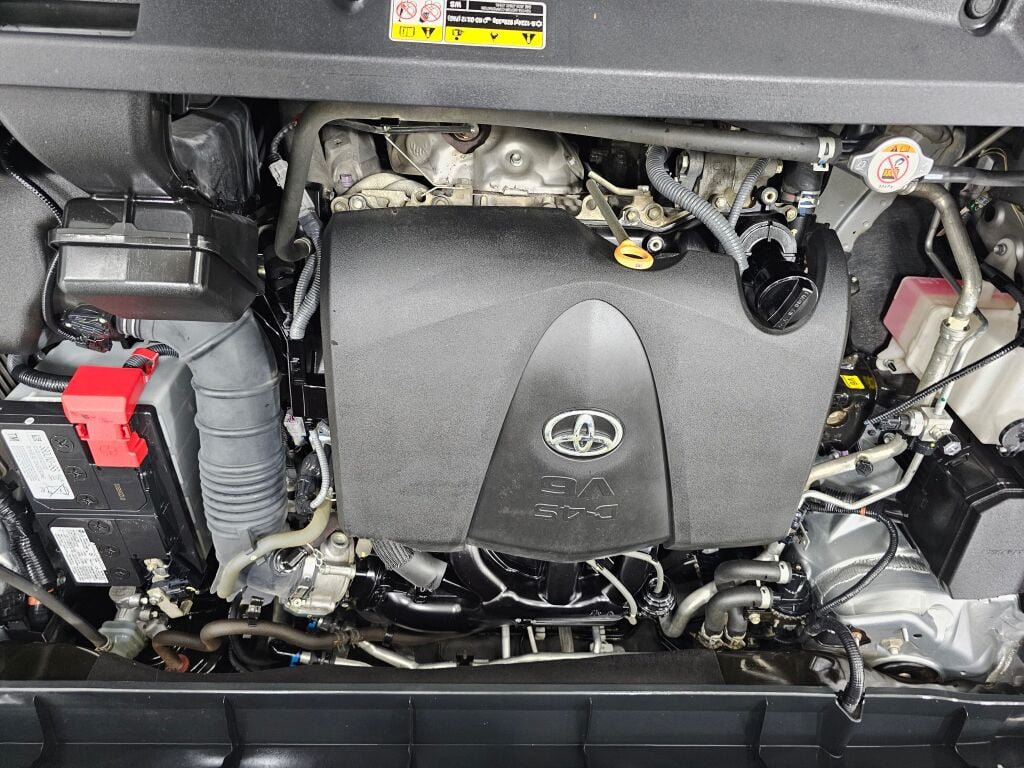 Used 2020 Toyota Highlander XLE AWD/4WD image 36
