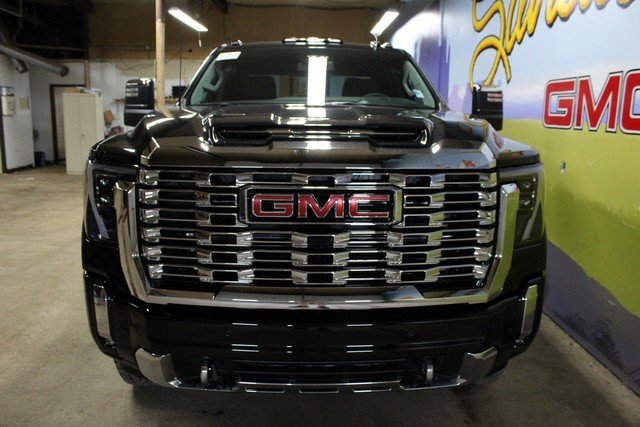 New 2025 GMC Sierra 2500 Denali w/ Max Trailering Package image 2