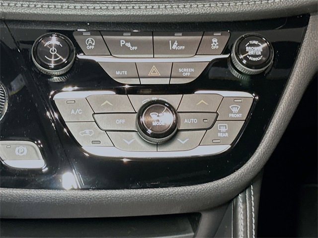 New 2026 Chrysler Pacifica Limited image 27