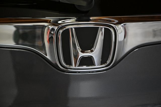 Used 2017 Honda CR-V Touring image 9