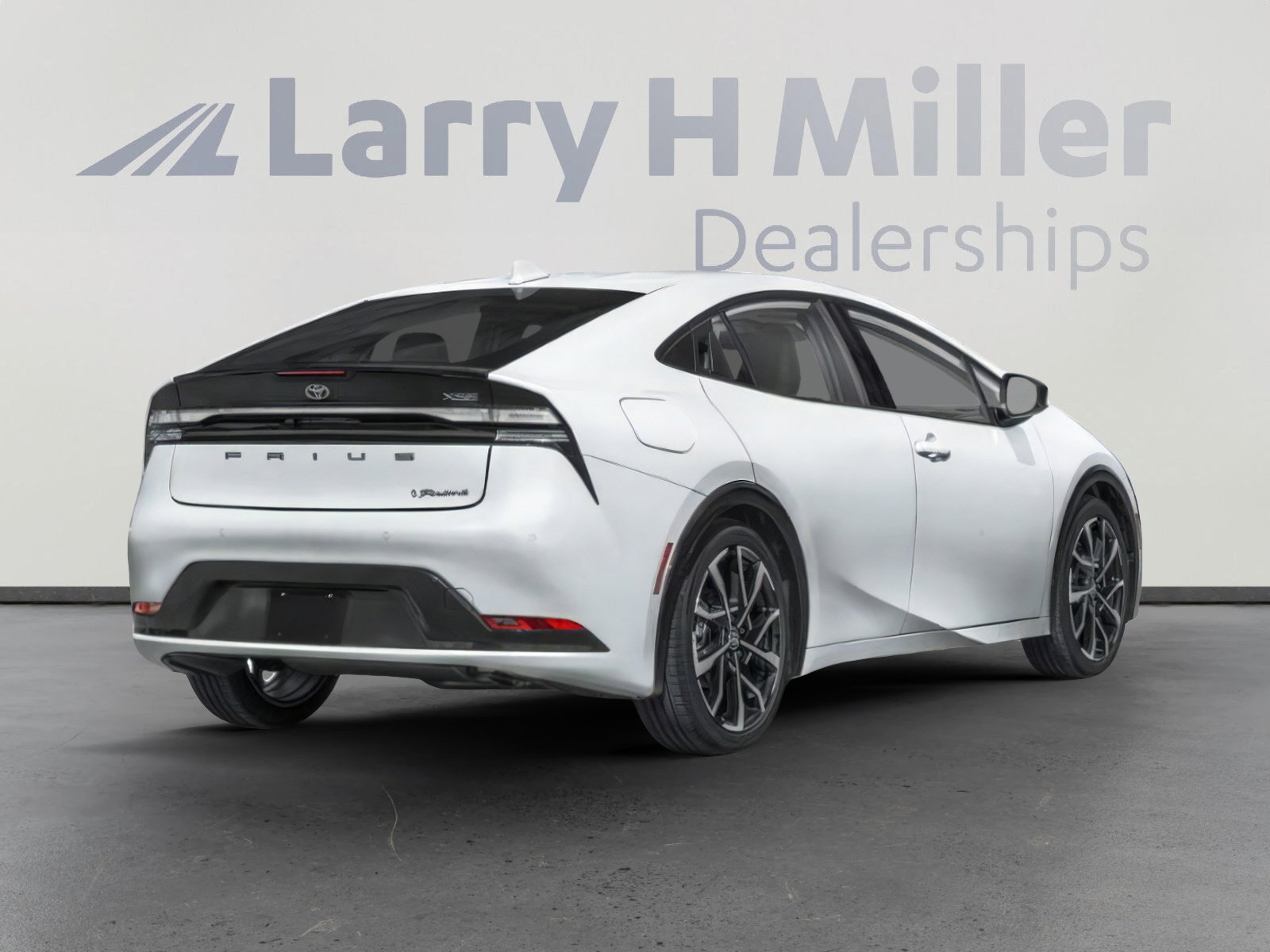 New 2026 Toyota Prius Plug-In Hybrid FWD image 2