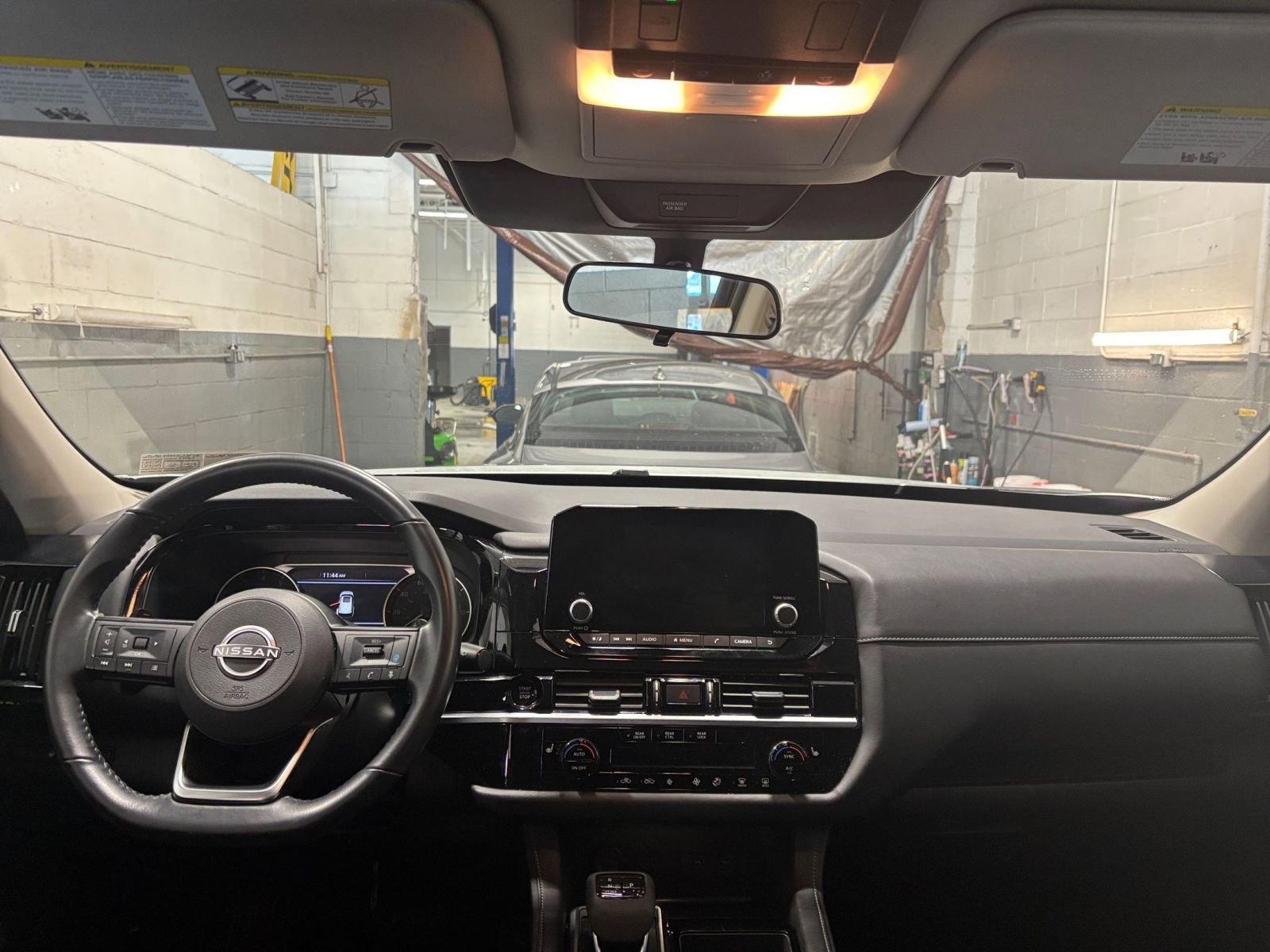 Used 2025 Nissan Pathfinder SV image 35