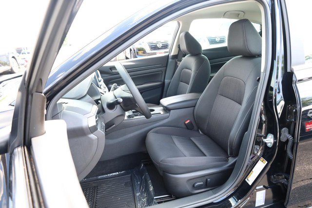 Certified 2025 Nissan Altima 2.5 SV FWD image 8