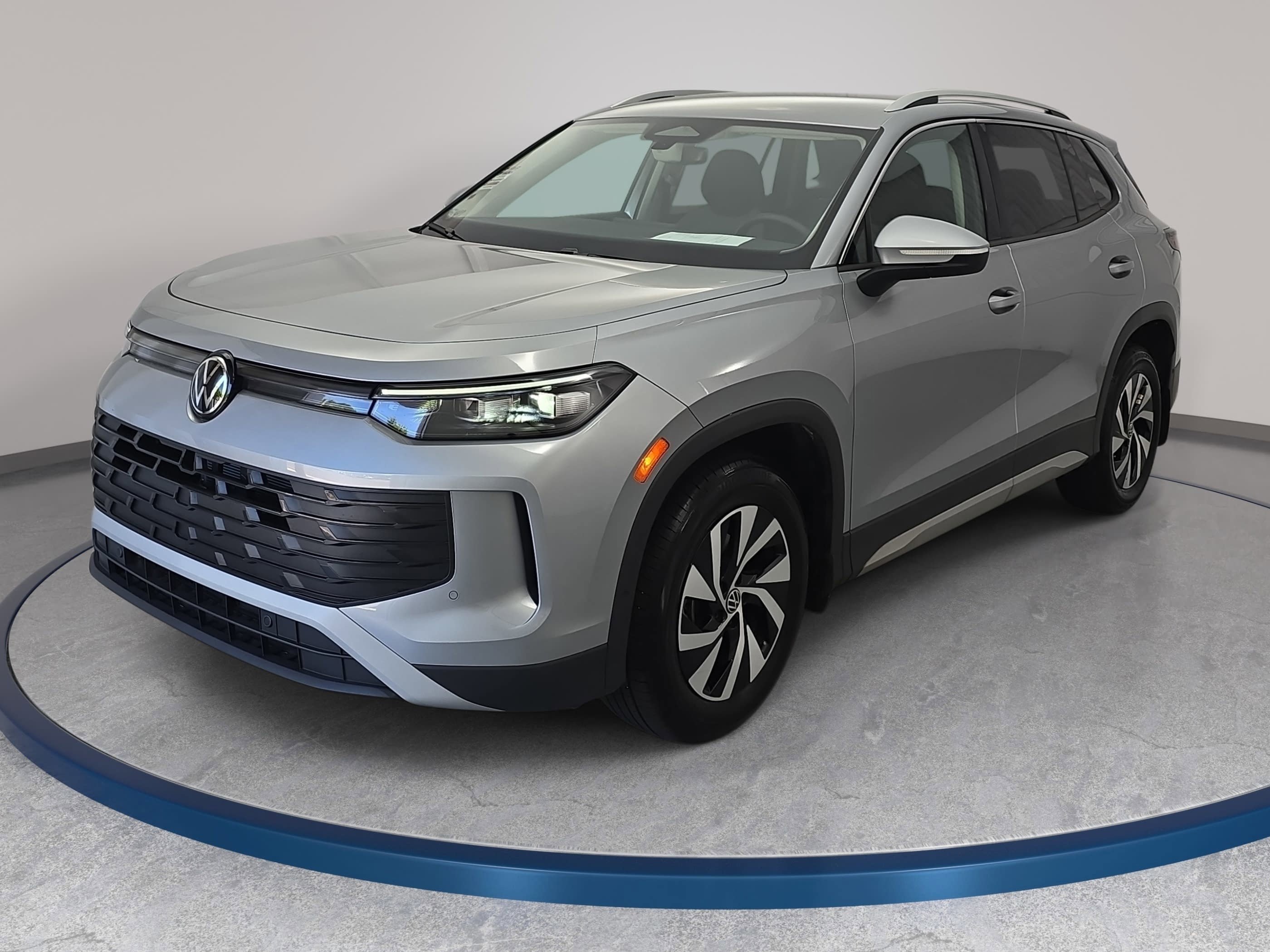 Certified 2025 Volkswagen Tiguan S FWD image 1