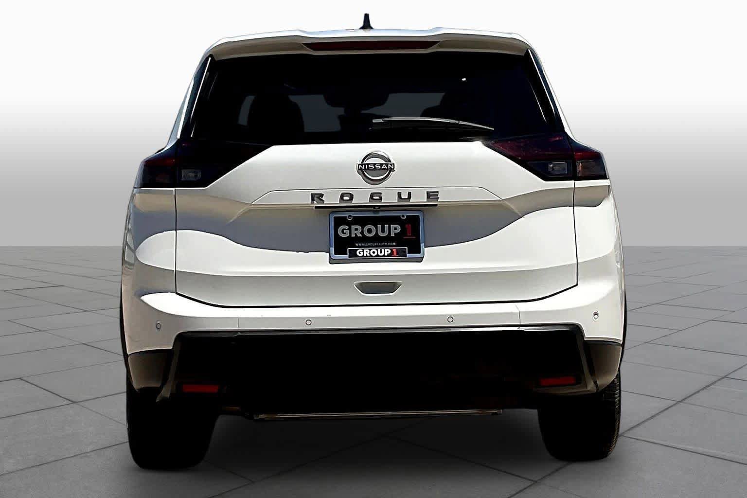 Used 2024 Nissan Rogue S FWD image 5