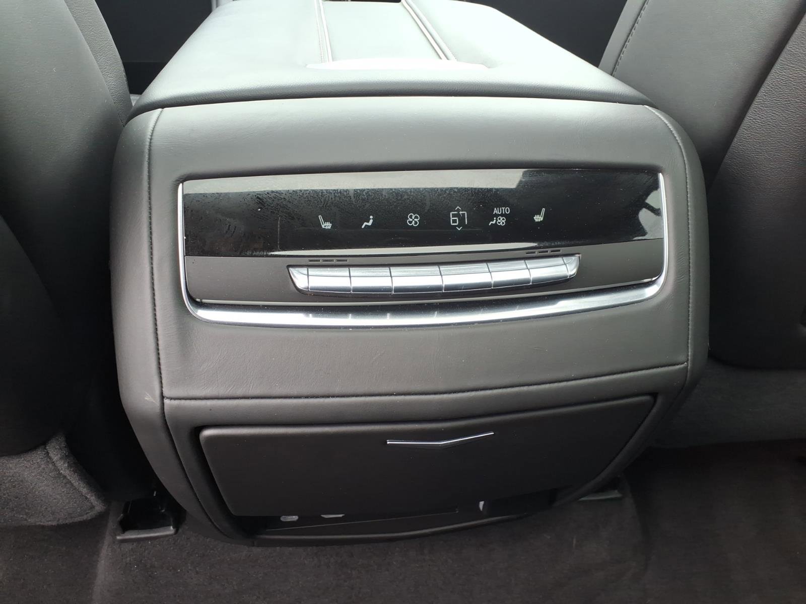 Certified 2023 Cadillac Escalade V w/ LPO, ONYX Package image 19