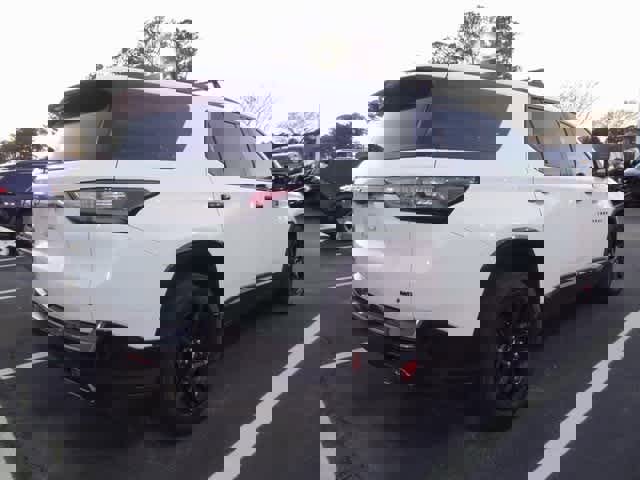 Used 2021 Chevrolet Traverse Premier w/ Redline Edition image 6