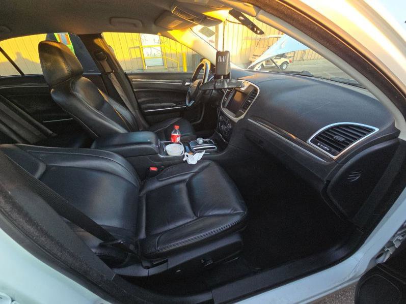 Used 2022 Chrysler 300 Touring L image 13