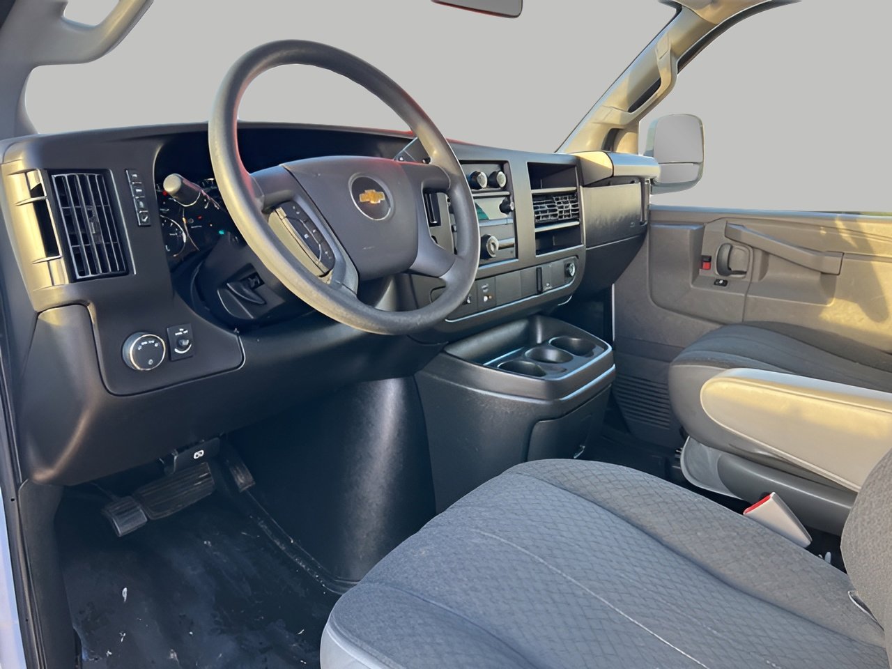 Used 2023 Chevrolet Express 2500 w/ Driver Convenience Package image 20