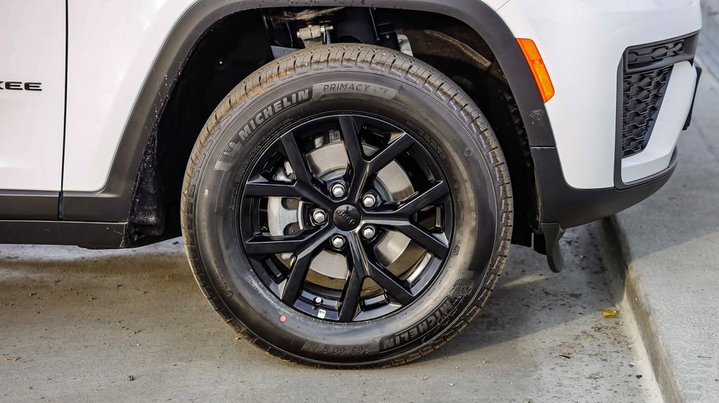 New 2026 Jeep Grand Cherokee Altitude AWD/4WD image 11