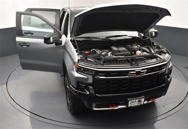 Used 2024 Chevrolet Silverado 1500 ZR2 w/ Technology Package image 25