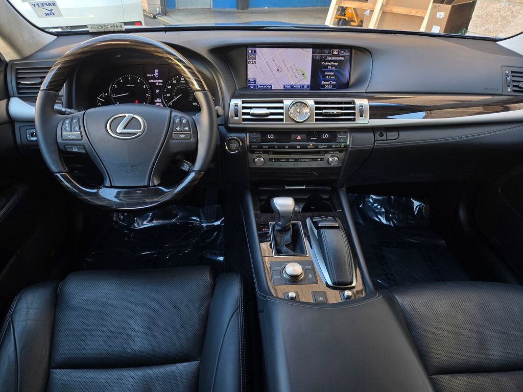 Used 2013 Lexus LS 460 w/ Comfort Pkg image 16