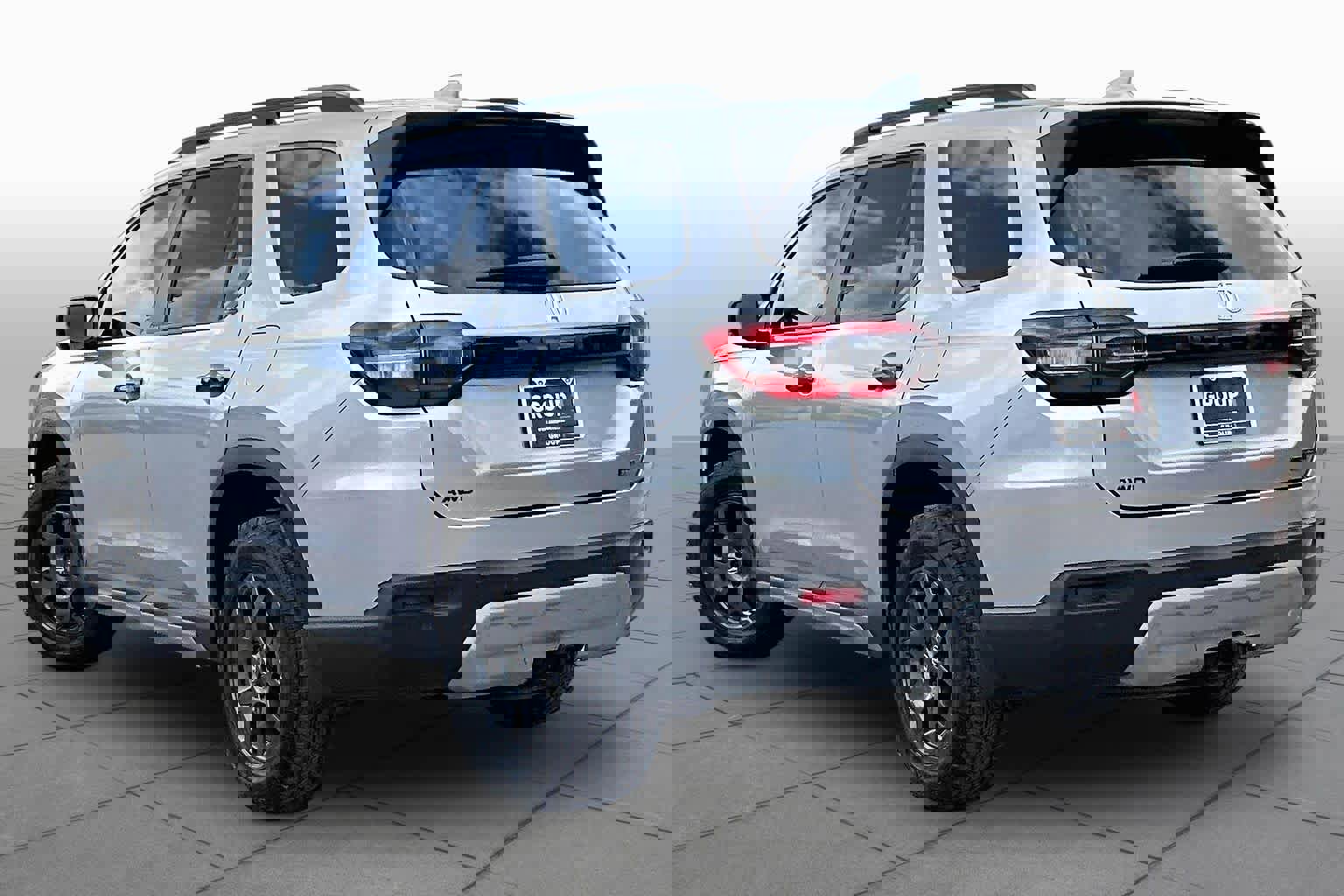 Used 2025 Honda Pilot TrailSport image 12