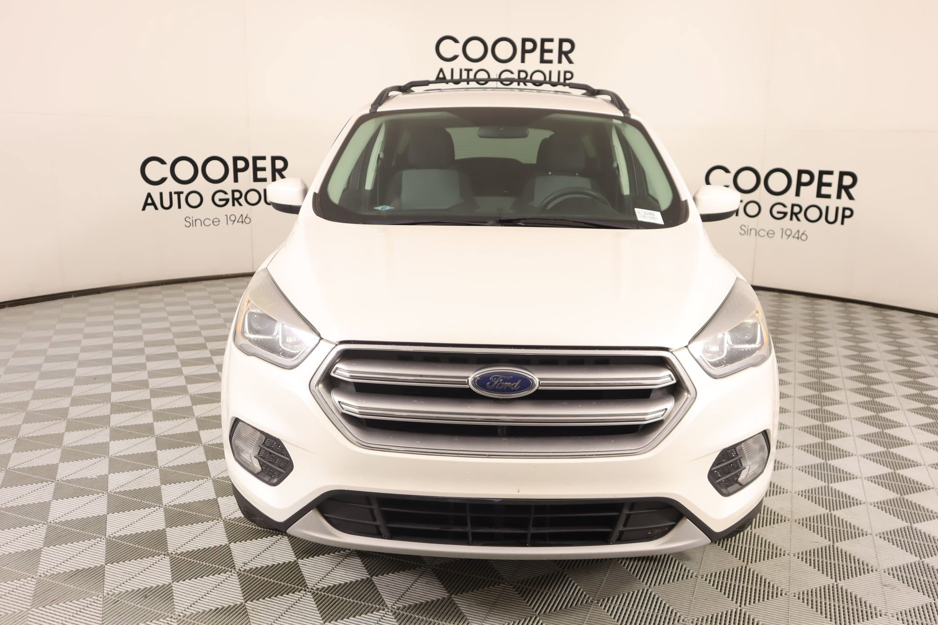 Used 2017 Ford Escape SE w/ Equipment Group 201A image 9