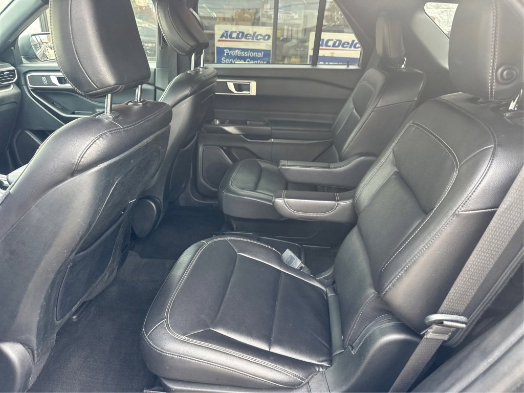 Used 2020 Ford Explorer XLT w/ Equipment Group 202A image 14