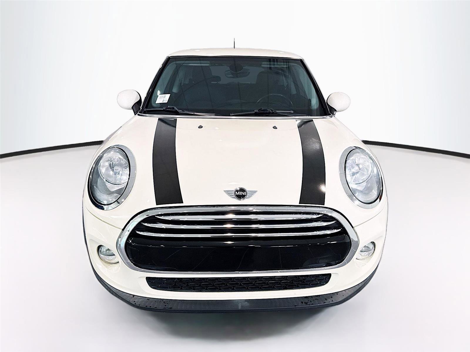 Used 2018 MINI Cooper 2-Door Hardtop image 8