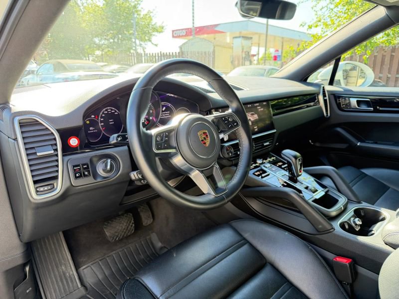Used 2021 Porsche Cayenne Coupe AWD/4WD image 14