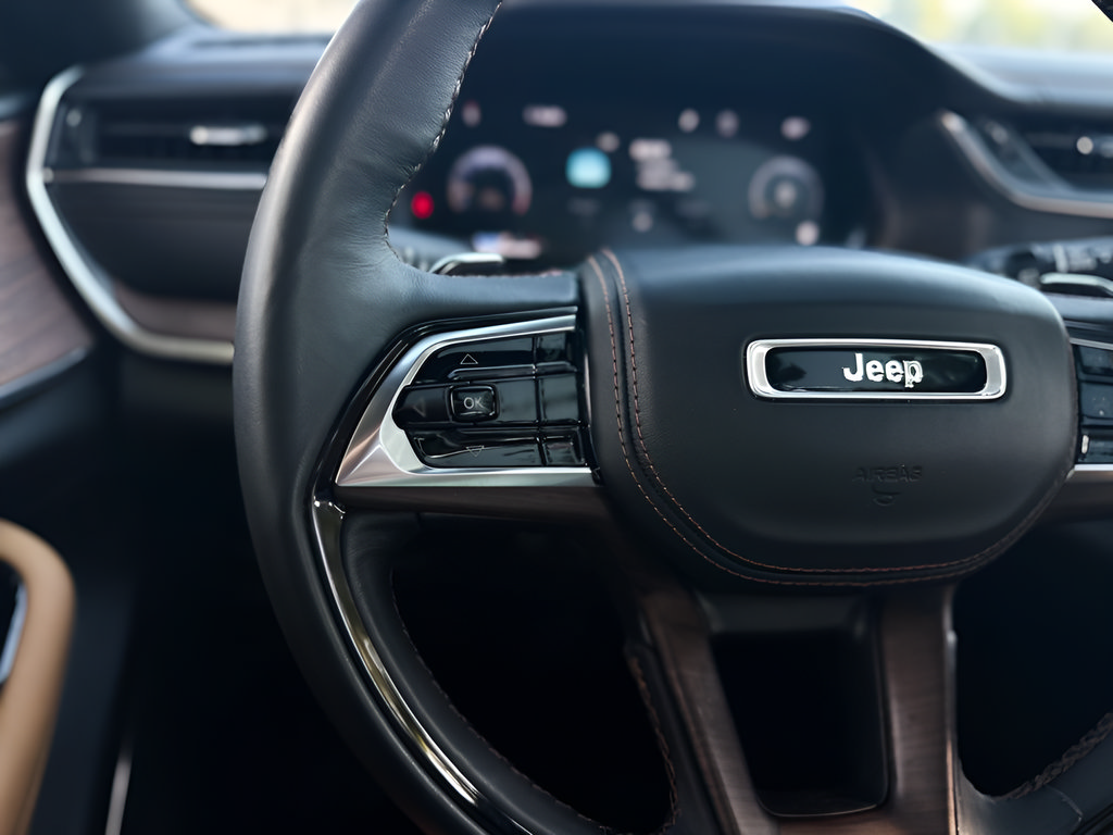 Used 2023 Jeep Grand Cherokee Summit w/ Luxury Tech Group V RWD image 13
