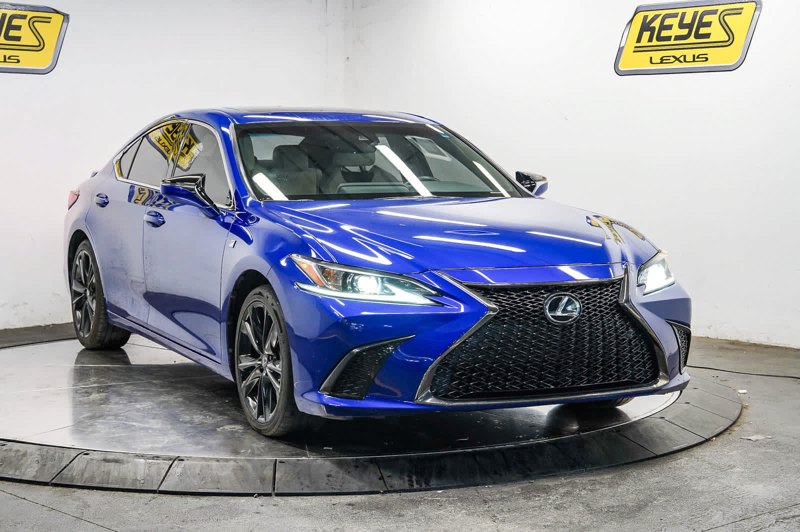 Used 2023 Lexus ES 350 F Sport w/ Accessory Package (Z2) FWD image 5