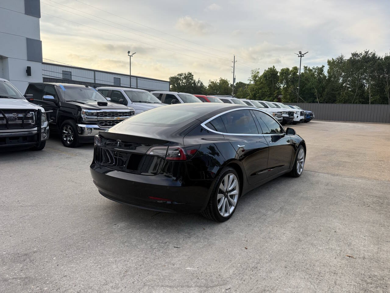 Used 2018 Tesla Model 3 Long Range RWD image 5