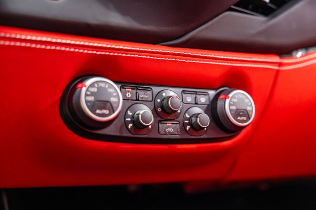 Used 2018 Ferrari 488 Spider image 36