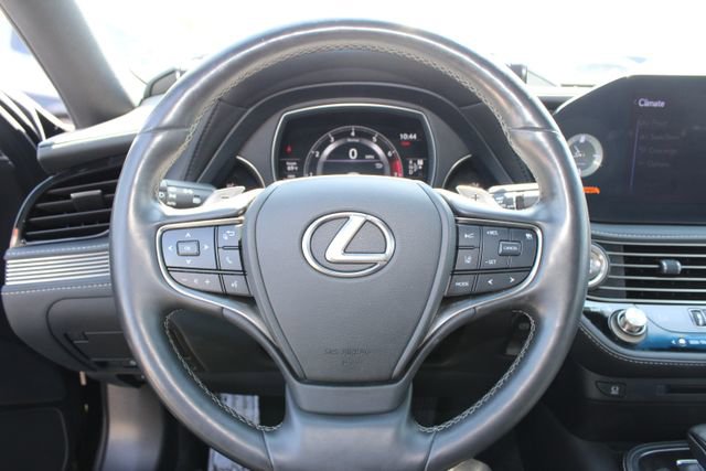 Certified 2022 Lexus LS 500 w/ Accessory Package (Z2) RWD image 16
