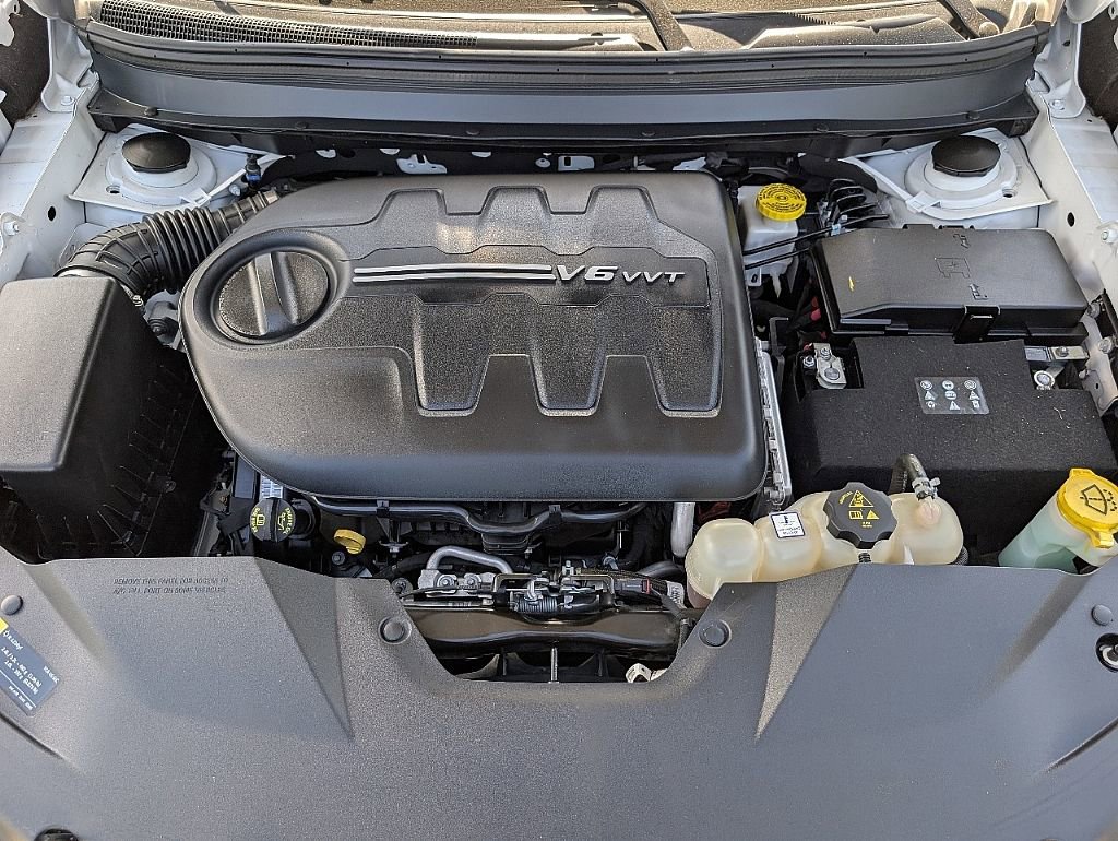 Used 2019 Jeep Cherokee Latitude Plus image 17