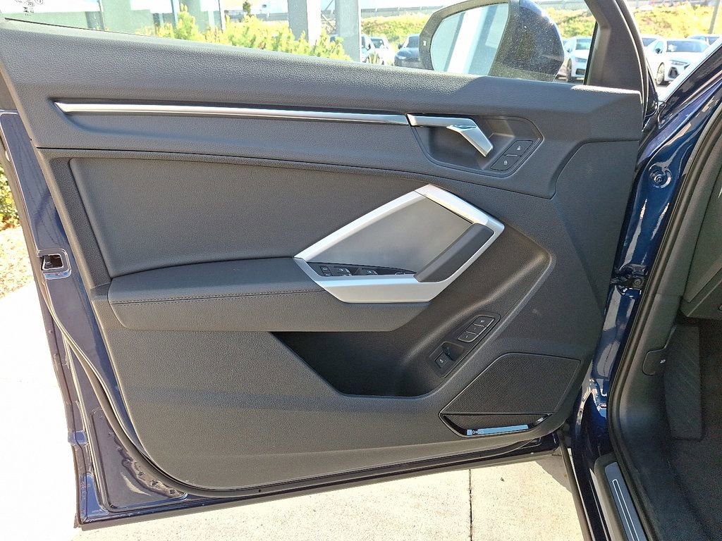 New 2025 Audi Q3 2.0T Premium image 11