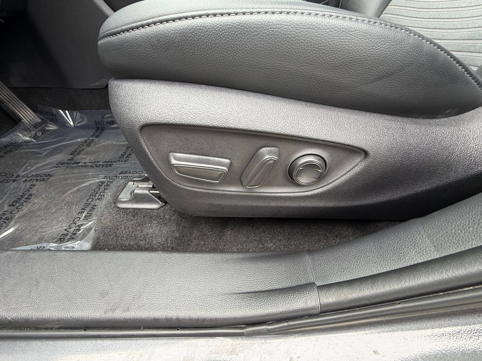 Used 2025 Toyota Highlander XSE AWD/4WD image 24