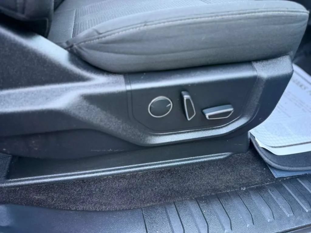 Used 2017 Ford F150 XLT w/ Equipment Group 302A Luxury AWD/4WD image 24