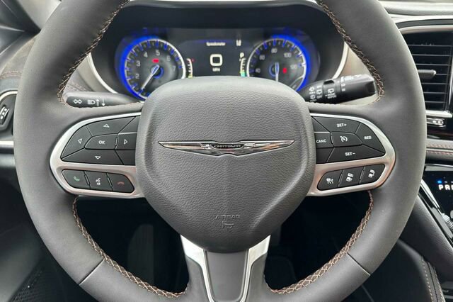 New 2026 Chrysler Pacifica Pinnacle w/ Trailer Tow Group image 23