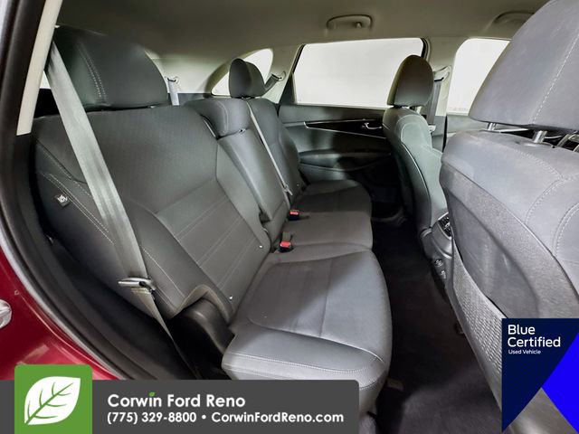 Used 2019 Kia Sorento S image 31