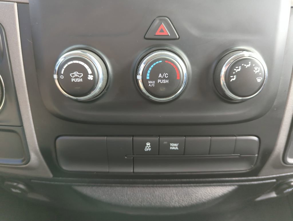 Used 2015 RAM 1500 Express RWD image 25