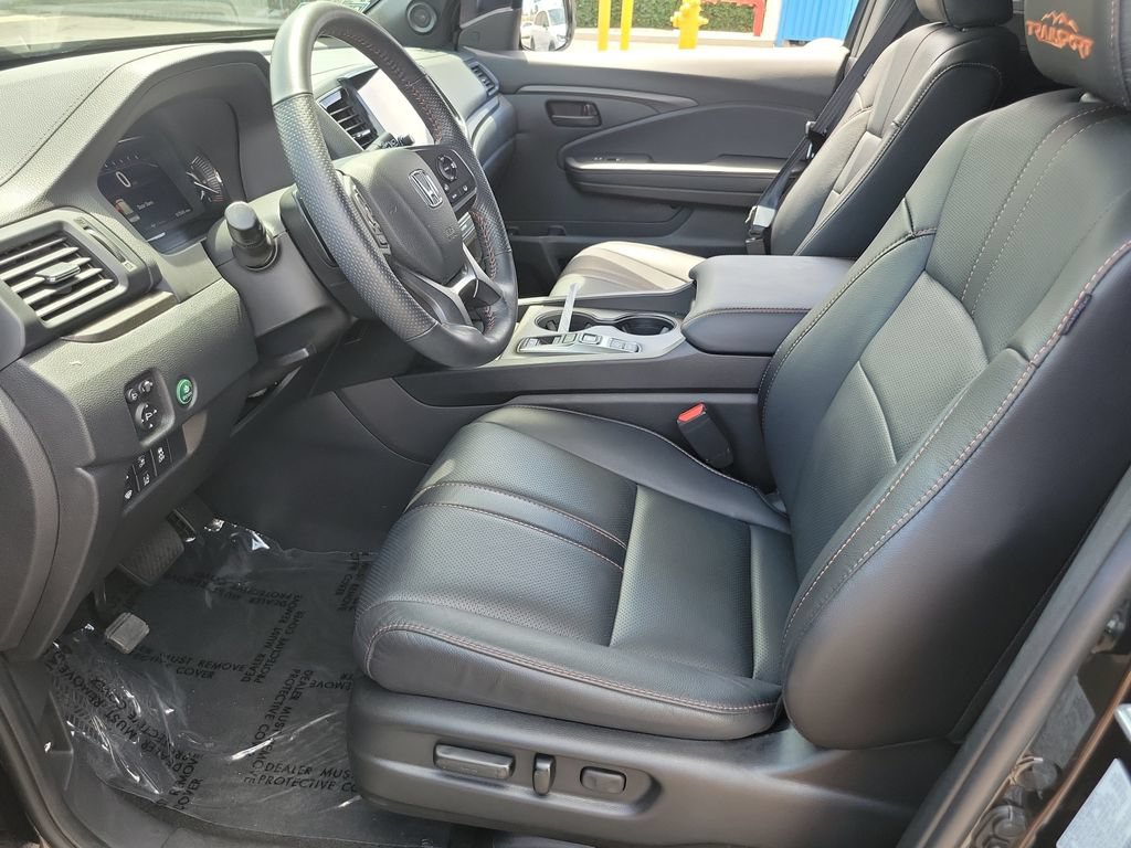 Certified 2025 Honda Passport TrailSport image 19