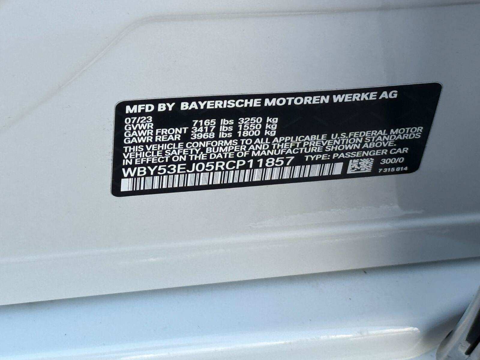 Used 2024 BMW i7 xDrive60 AWD/4WD image 54
